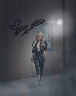 Krista Grotte Saxon autograph