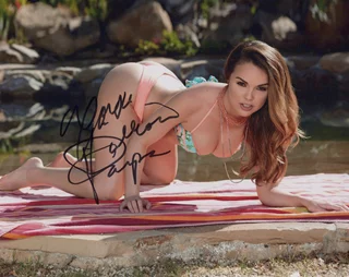 Dillion Harper autograph