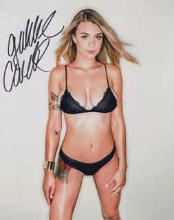 Gabbie Carter autograph