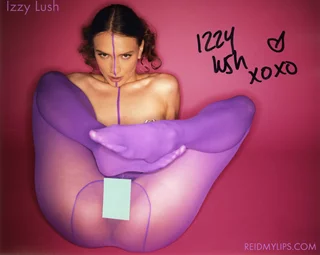 Izzy Lush autograph