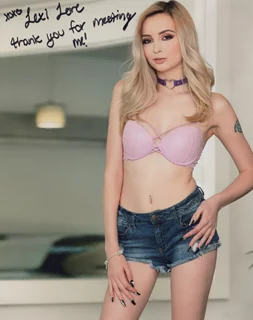 Lexi Lore autograph