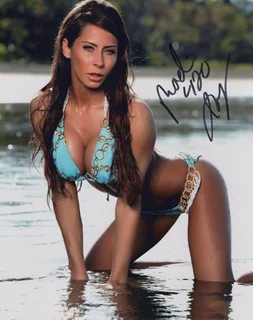 Madison Ivy autograph