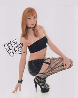 Anny Aurora autograph