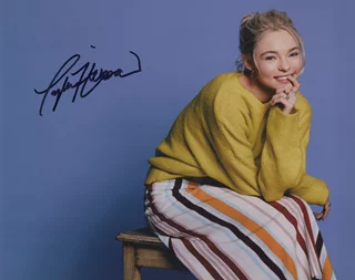 Taylor Hickson autograph