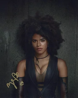 Zazie Beetz autograph