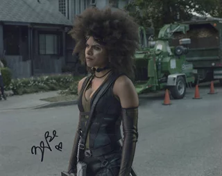 Zazie Beetz autograph