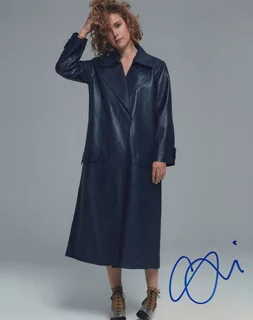 Carla Juri autograph
