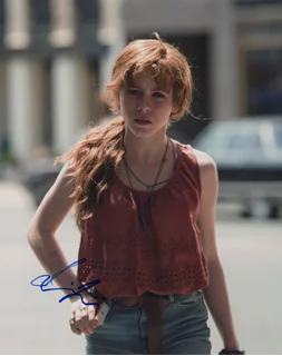 Sophia Lillis autograph