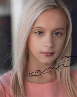 Kami Couch autograph