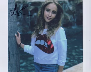 Ava Kolker autograph