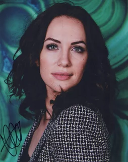 Kate Siegel autograph