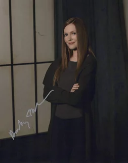 Darby Stanchfield autograph