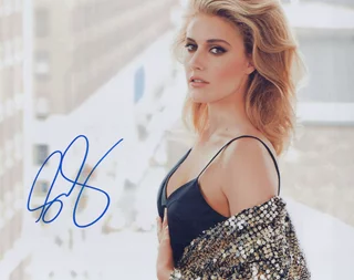 Greta Gerwig autograph