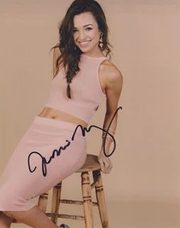 Jessica Meraz autograph