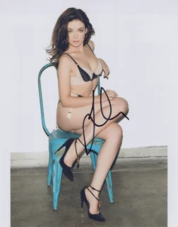 Sarah Bolger autograph