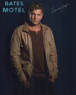 Kenneth Johnson autograph