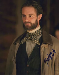 Garret Dillahunt autograph