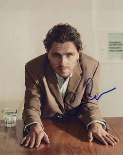 Sverrir Gudnason autograph