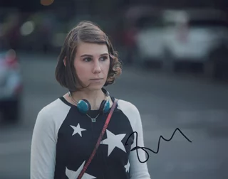Zosia Mamet autograph