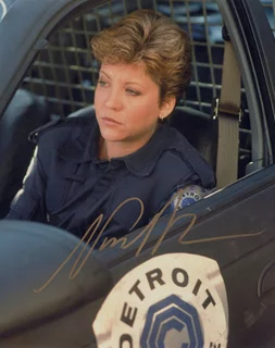 Nancy Allen autograph