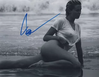 Ireland Baldwin autograph