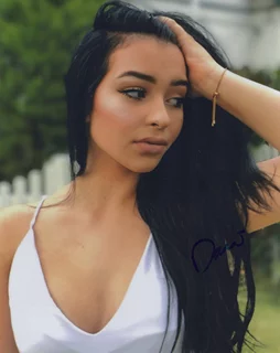 Danielle Cohn autograph