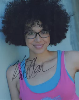 Kate Comer autograph