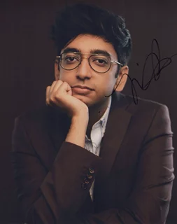 Nik Dodani autograph