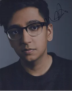 Nik Dodani autograph