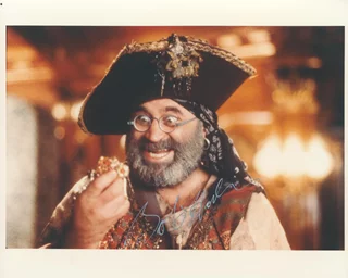 Bob Hoskins autograph