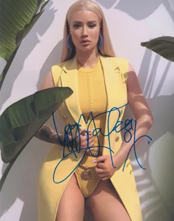 Iggy Azalea autograph