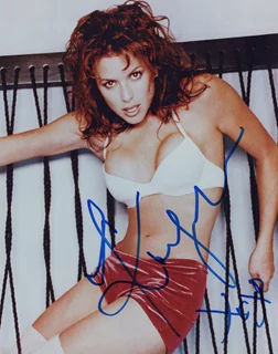 Kari Wuhrer autograph