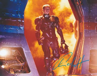 Charlie Hunnam autograph