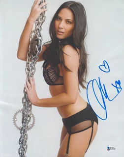 Olivia Munn autograph