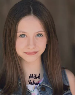 Shiloh Nelson autograph