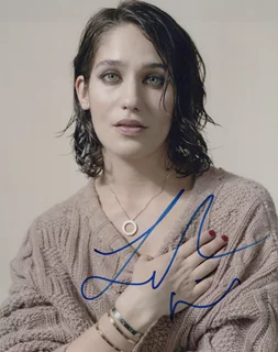 Lola Kirke autograph