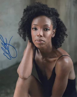 Elle Lorraine autograph