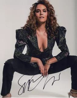 Sepideh Moafi autograph