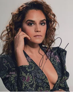 Sepideh Moafi autograph