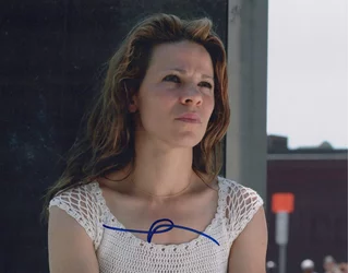 Lili Taylor autograph