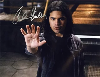 Carlos Valdes autograph