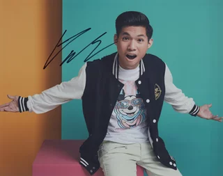 Gabe De Guzman autograph