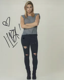 Iliza Shlesinger autograph