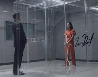 Emma Dumont autograph