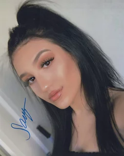 Savannah Garza autograph