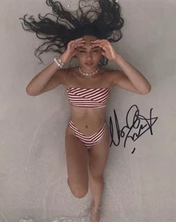 Avani Gregg autograph