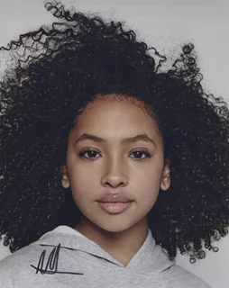 Mirabelle Lee autograph