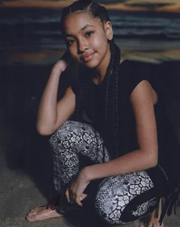 Mirabelle Lee autograph