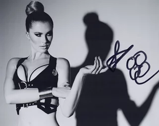 Ireland Baldwin autograph