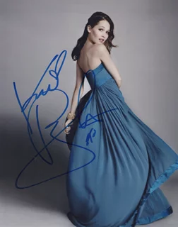 Kelli Berglund autograph